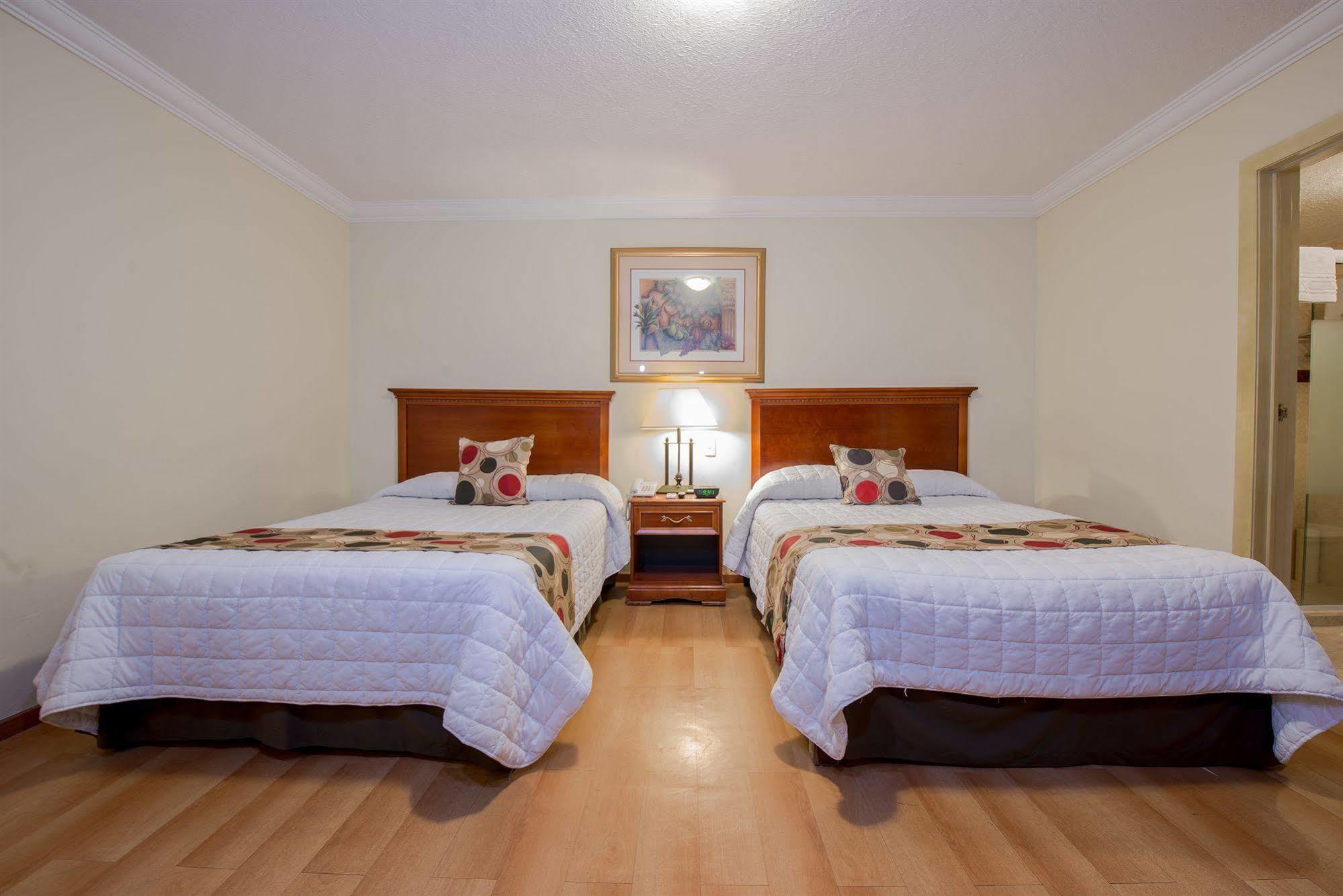 Del Marques Hotel And Suites Гвадалахара Екстер'єр фото